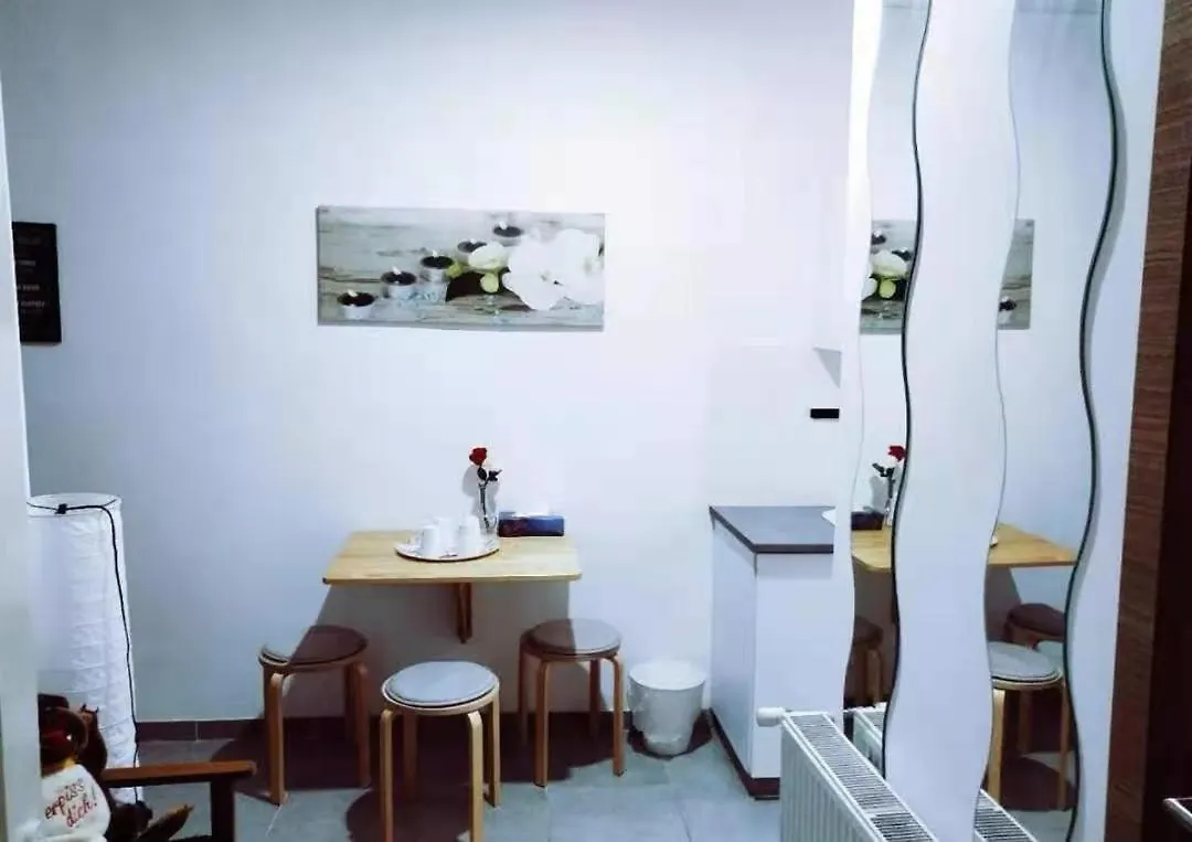 A Private Room With Share The Bathroom Brussel België